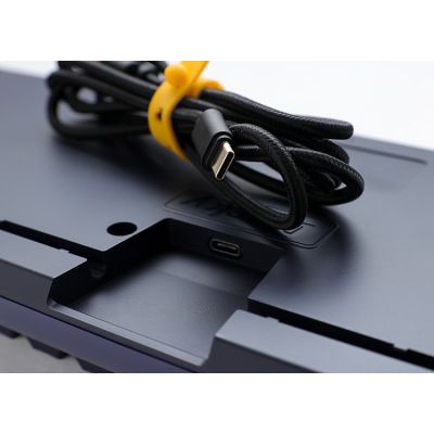 4. Ducky One 3 klawiatura Gaming USB Niebieski