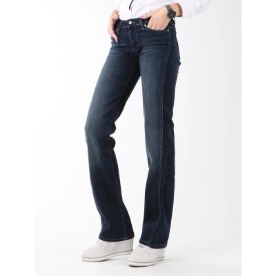 4. Jeansy Wrangler Sara W212QC818