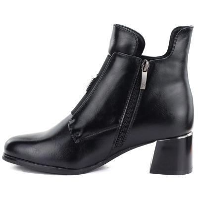 8. Botki damskie ocieplane na klocku czarne Potocki SZ12868