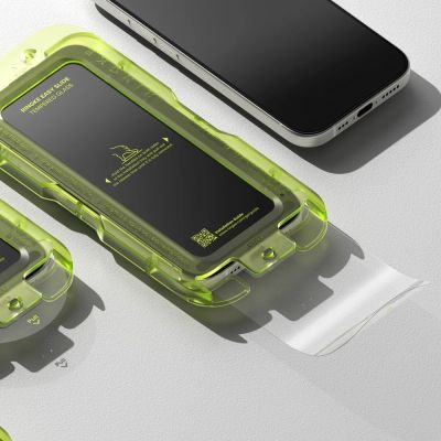 4. Szkło hartowane Ringke Easy Slide 2-pack na iPhone 17 - czarne