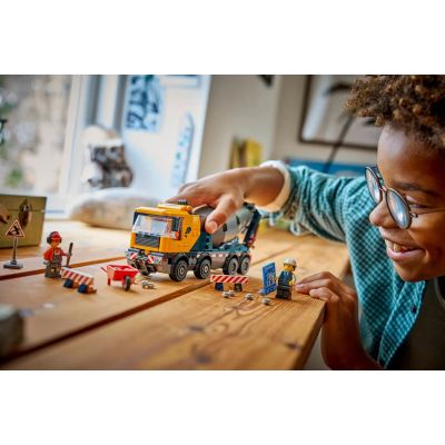 19. LEGO City 60478 Betoniarka
