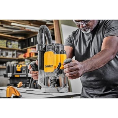 7. DEWALT FREZARKA GÓRNOWRZECIONOWA 2300W DWE625