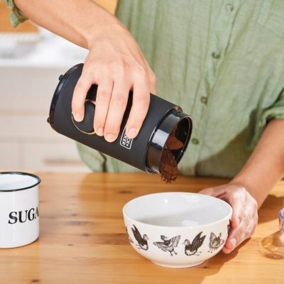 6. Młynek do kawy Black+Decker BXCG150E (150W)