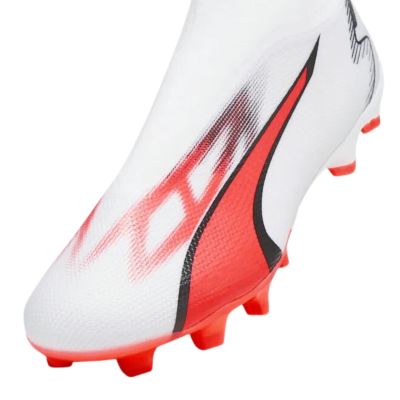 10. Buty piłkarskie Puma Ultra Match+ LL FG/AG M 107511 01