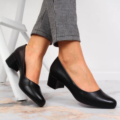 13. Czółenka na klocku czarne W Sergio Leone