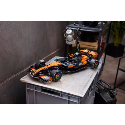 19. LEGO 42228 Technic - Bolid McLaren MCL39 F1