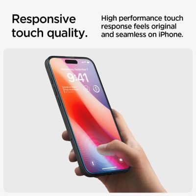 12. Szkło hartowane Spigen Glas.tR EZ Fit na iPhone 15 / 16