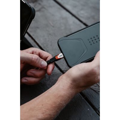 7. UAG SRGE - kabel USB-C - USB-C, USB 3.2 Gen2 240W/20Gbps, 75 cm (black/orange)