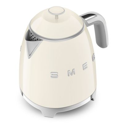 5. Czajnik SMEG KLF05CREU mini 0,8L creme