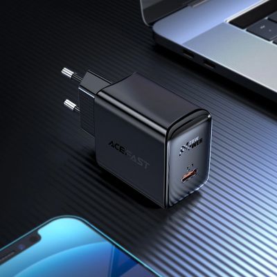 4. Acefast szybka ładowarka sieciowa USB Typ C 20W Power Delivery biały (A1 EU white)