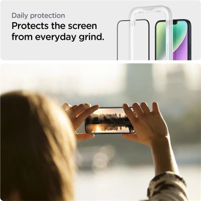 9. Szkło hartowane Spigen ALM Glass FC na iPhone 13 / 13 Pro / 14 - czarne