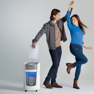 12. Niszczarka Leitz IQ OptiMax Home Office 225, 15l, P5, 6 kartek, Automatyczny Start/Stop, Funkcja cofania, Obrotowy pojemnik - 33% większa pojemność na ścinki