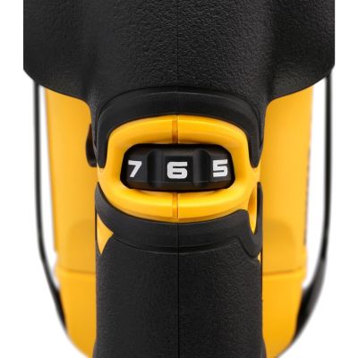 8. Wyrzynarka 18V bez aku i ład DEWALT DCS334NT-XJ