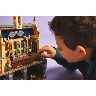 10. LEGO HARRY POTTER 76441 Zamek Hogwart: Klub pojedynków