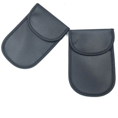 12. Etui antykradzieżowe na klucze samochodowe blokujące fale radiowe pokrowiec Keyless Faraday Box klatka Faradaya 14 cm z 10 cm czarny