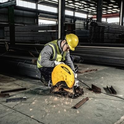 7. Pilarka stołowa DeWALT D28730-QS 4000 RPM