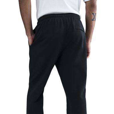 2. Spodnie Nike Club M FN3787-010