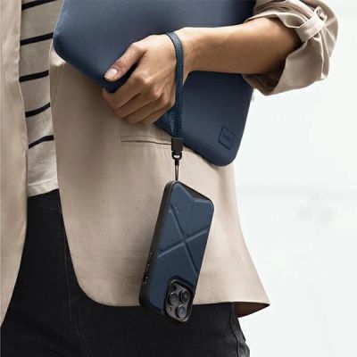 12. Etui UNIQ Transforma Magclick Charging na iPhone 14 Pro Max - niebieskie