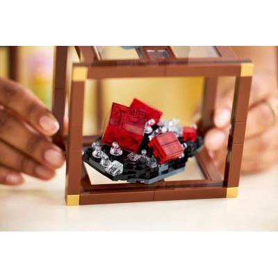 10. LEGO 21362 Ideas - Kolekcja minerałów