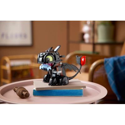 10. LEGO Icons  10375 Icons Jak wytresować smoka: Szczerbatek