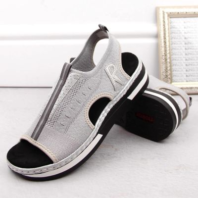 25. Komfortowe sandały wsuwane Rieker W RKR686 metallic 