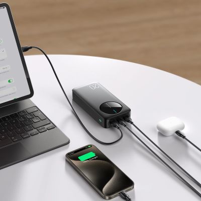 9. Powerbank Joyroom JR-PBF14 20000mAh 2.4A 2x USB-A 1x USB-C - czarny