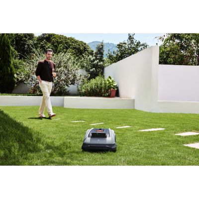 13. Robot do koszenia trawy Ecovacs Goat 0600 RTK