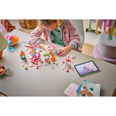 9. LEGO Friends 42700 - Cukierkowo-babeczkowy diabelski młyn