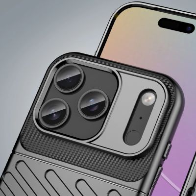 6. Etui Thunder Case na iPhone 17 Pro - czarne