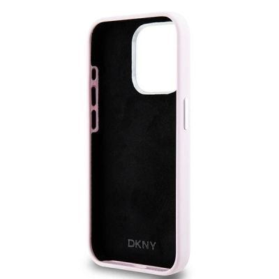 7. Etui DKNY Liquid Silicone Small Metal Logo MagSafe na iPhone 14 Pro - różowe