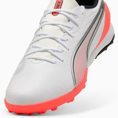 4. Buty Puma King Match TT 108835-01