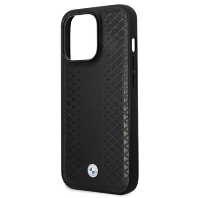 6. Etui BMW Leather Diamond Pattern na iPhone 14 Pro - czarne