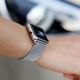 7. Magnetyczna opaska bransoleta Magnetic Strap pasek do Apple Watch 38 / 40 mm - czerwona