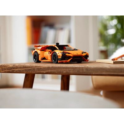 10. LEGO Technic 42196 Pomarańczowe Lamborghini Huracán Tecnica