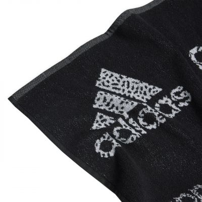 2. Ręcznik adidas Branded Must-Have HS2056