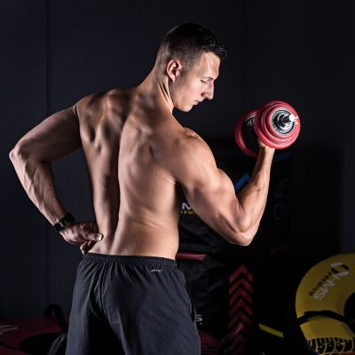 13. Sztangielki gumowane HMS SGGX20 z funkcją sztangi 20kg