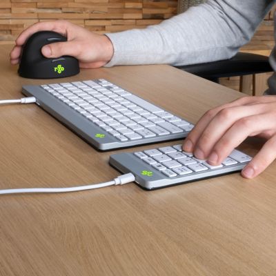 8. Klawiatura numeryczna Numpad Ścienna Kabel biała