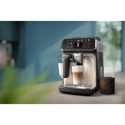 26. Ekspres ciśnieniowy PHILIPS EP5547/90 LatteGo