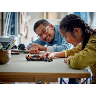 8. LEGO Speed Champions 77251 Bolid F1® McLaren Team MCL38 V29