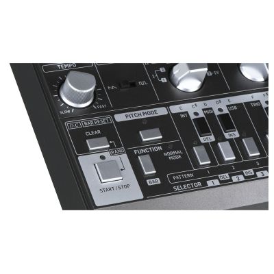 8. Behringer TD-3-BK Syntezator linii basowej