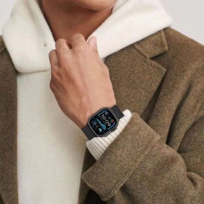 4. Pasek Tech-Protect Milano na Apple Watch 6 / 7 / 8 / 9 / 10 / SE / Ultra 1 / 2 (44 / 45 / 46 / 49 MM) - tytanowy