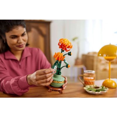 6. LEGO ICONS 10368 Botanicals - Chryzantema