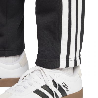 6. Spodnie adidas Essentials 3-Stripes Fleece M JD1854