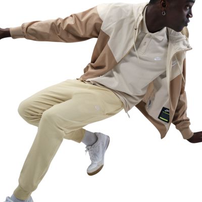 4. Spodnie męskie Nike Club Knit Jogger beżowe FQ4330 229