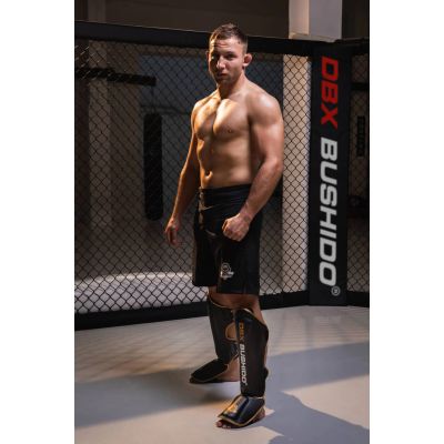 3. Ochraniacze na piszczele M - Aureos