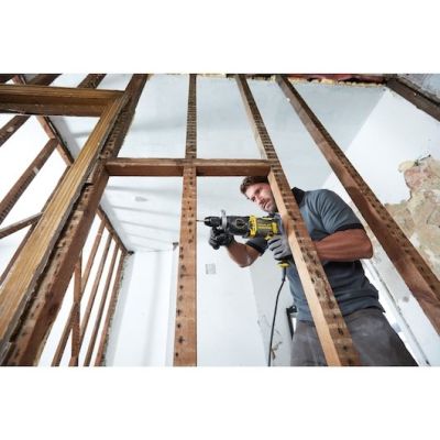 6. Stanley FATMAX FMEH1100K-QS młot udarowo-obrotowy 1100 W 3200 RPM