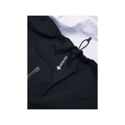 4. Kurtka damska PEAK PERFORMANCE W Hike Gore-Tex 3L Jacket czarny kolor czarny