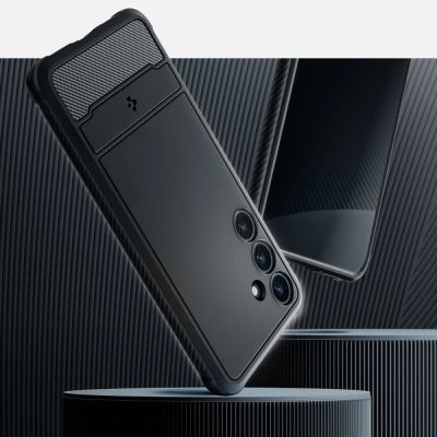 11. Etui Spigen Rugged Armor na Samsung Galaxy S24 - czarny mat