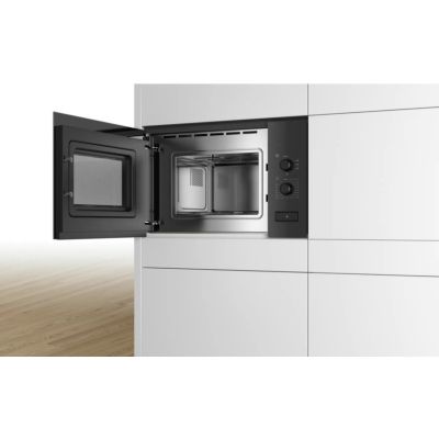 2. Kuchenka mikrofalowa BOSCH BFL520MB0