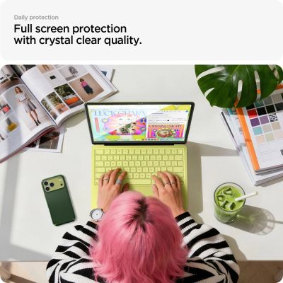 6. Szkło hartowane Spigen Glas.tR Slim FC na MacBook Neo 13" 2026 - czarne